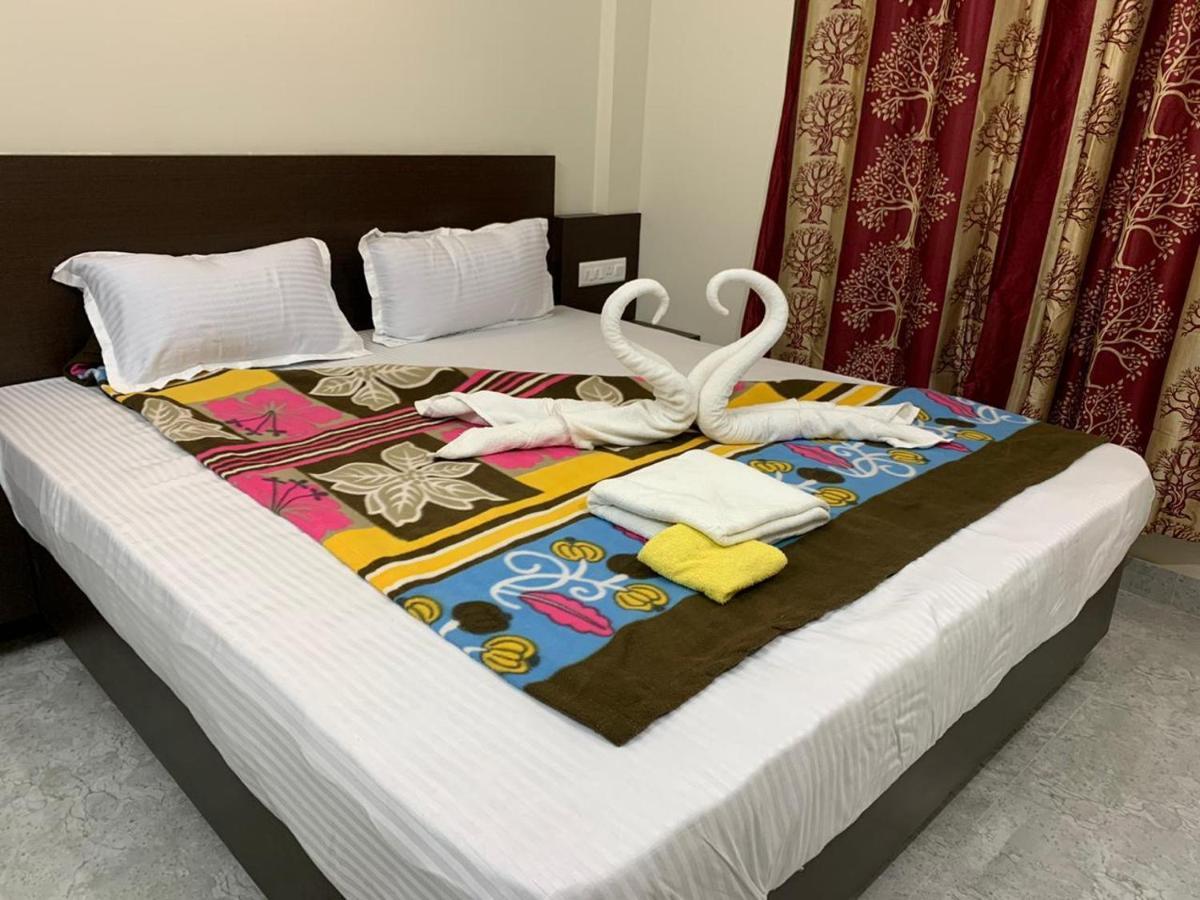 Strategic Inn 普里 外观 照片